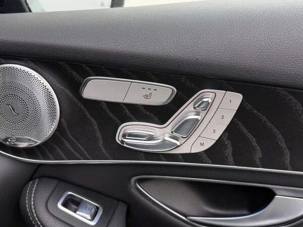Photo 27 of 29 of WDC2539461F205582 Mercedes-Benz GLC 250 4MATIC Prestige Pano