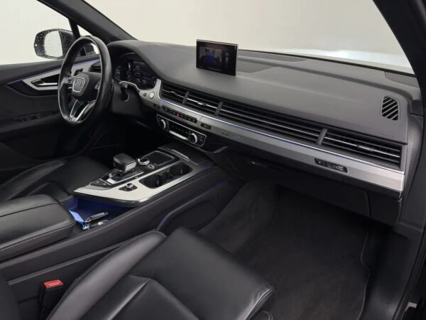 Photo 27 of 31 of WAUZZZ4M5HD026738 Audi Q7 3.0 TDI e-tron quattro Sport LED-Matrix