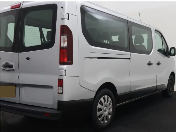 Photo 3 of 18 of VF1JL000560191451 Renault Trafic Passenger 1.6 dCi Grand Authentique