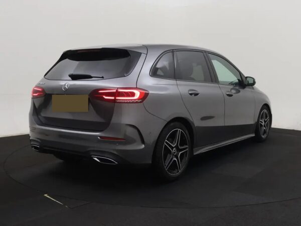 Photo 3 of 24 of WDD2470031J035706 Mercedes-Benz B-Klasse 180d Aut. Business Solution AMG LED