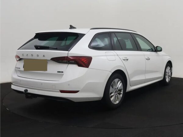 Photo 3 of 25 of TMBJP8NXXRY044543 Skoda Octavia Combi 1.0 e-TSI AUt. Business Edition LED