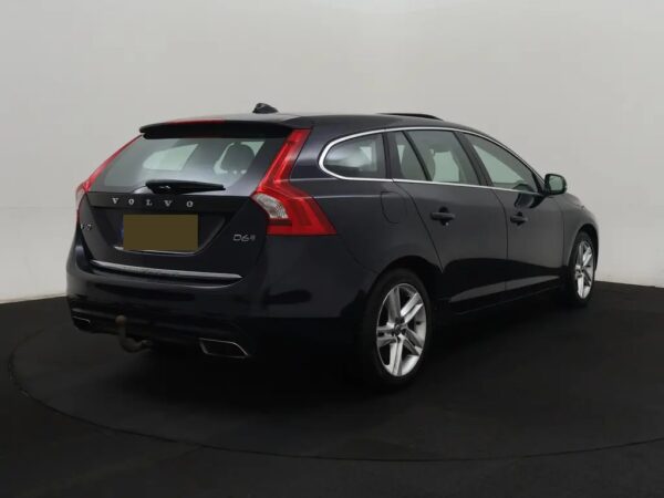 Photo 3 of 26 of YV1GWDCH0G1312022 Volvo V60 2.4 D6 Twin Engine R-Design Pano