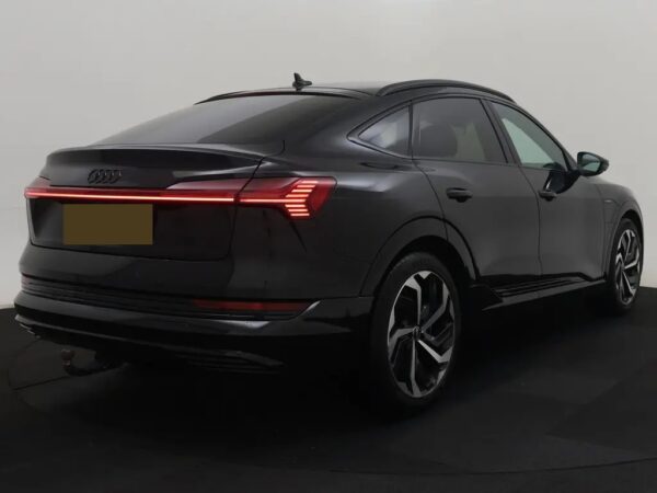 Photo 3 of 29 of WAUZZZGE2NB040737 Audi e-tron Sportback 55 Quattro Sportback Pro S-Line 95 kWh LED