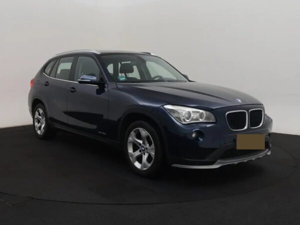 Photo 4 of 23 of WBAVL91080VT84125 BMW X1 sDrive20i Aut Limited Series
