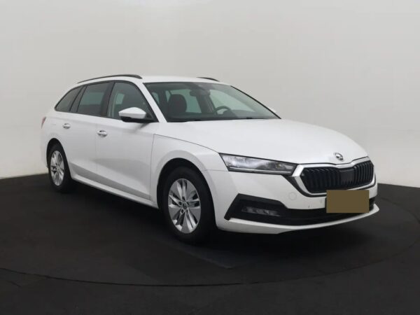 Photo 4 of 25 of TMBJP8NXXRY044543 Skoda Octavia Combi 1.0 e-TSI AUt. Business Edition LED
