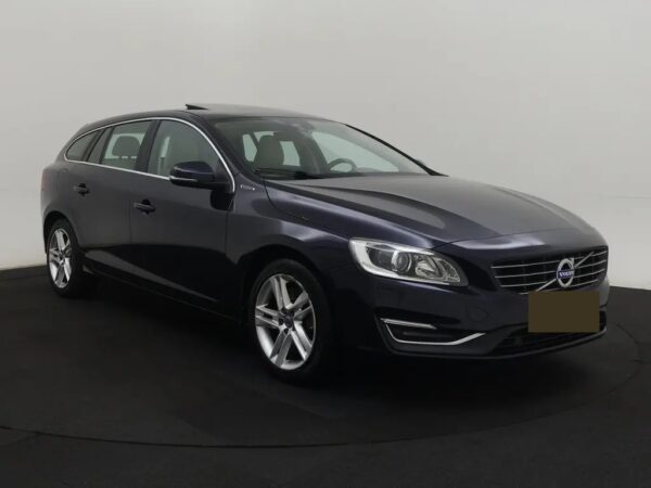 Photo 4 of 26 of YV1GWDCH0G1312022 Volvo V60 2.4 D6 Twin Engine R-Design Pano