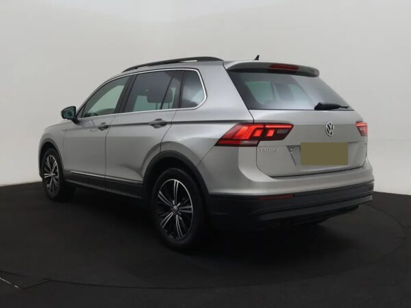 Photo 5 of 23 of WVGZZZ5NZHW862496 Volkswagen Tiguan 1.4 TSI DSG Comfortline
