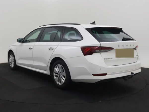 Photo 5 of 25 of TMBJP8NXXRY044543 Skoda Octavia Combi 1.0 e-TSI AUt. Business Edition LED
