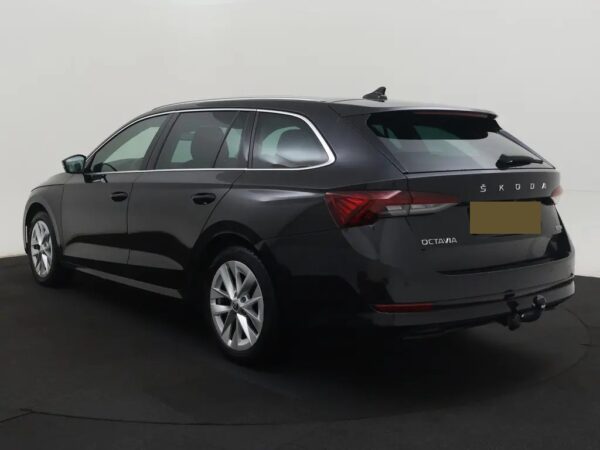 Photo 5 of 25 of TMBJR7NX9MY192874 Skoda Octavia Combi 1.5 e-TSI Business Edition Plus