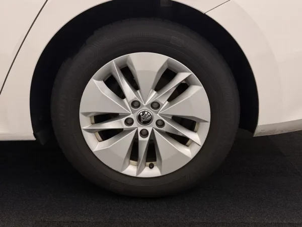 Photo 6 of 25 of TMBJP8NXXRY044543 Skoda Octavia Combi 1.0 e-TSI AUt. Business Edition LED