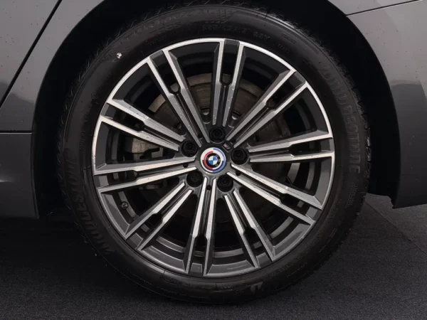 BMW 3 Serie Touring 320e Business Edition Plus M-Sport LED