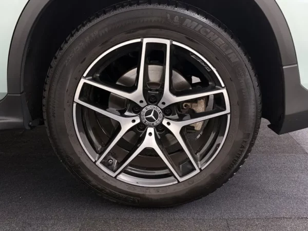 Photo 6 of 29 of WDC2539461F205582 Mercedes-Benz GLC 250 4MATIC Prestige Pano