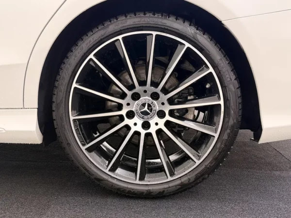 Mercedes-Benz C-Klasse 180 Aut. Premium Plus Pack AMG