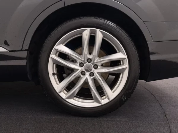 Photo 6 of 31 of WAUZZZ4M5HD026738 Audi Q7 3.0 TDI e-tron quattro Sport LED-Matrix