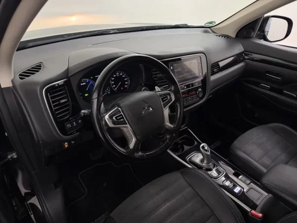 Mitsubishi Outlander 2.4 PHEV Pure LED