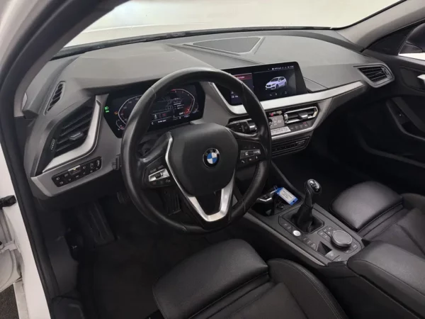 Photo 7 of 23 of WBA7K110707L48802 BMW 1-serie 116i Business Edition