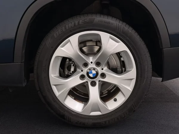 Photo 7 of 23 of WBAVL91080VT84125 BMW X1 sDrive20i Aut Limited Series