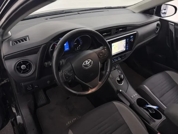Toyota Auris Touring Sports 1.8 Hybrid Lease