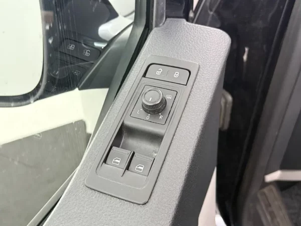 Volkswagen Transporter 2.0 TDI L2H1 DC Highline Airco