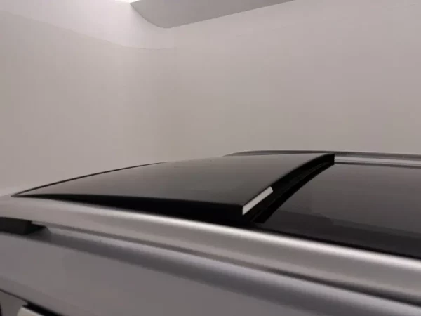 Photo 7 of 26 of WVGZZZ5NZMW056491 Volkswagen Tiguan 1.5 TSI AUT. Elegance