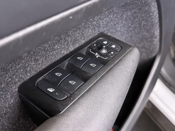Photo 7 of 26 of YV1XZL4VDM2604177 Volvo XC40 1.5 T2 AUT. Momentum Core LED