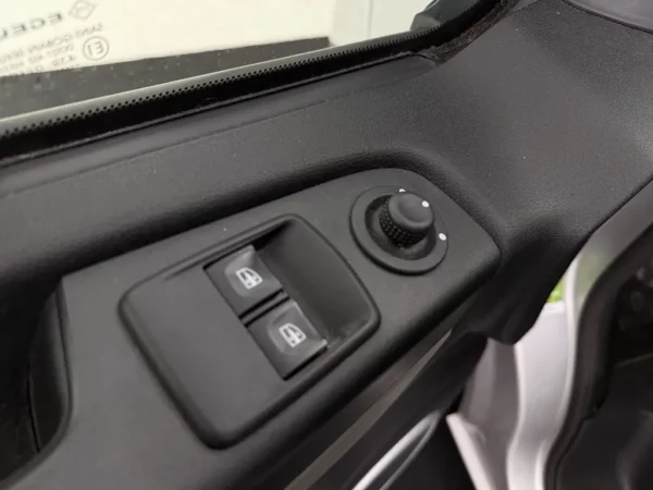 Photo 8 of 18 of VF1JL000560191451 Renault Trafic Passenger 1.6 dCi Grand Authentique