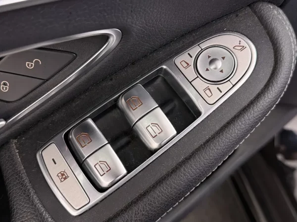 Photo 8 of 25 of WDD2050401R523649 Mercedes-Benz C-Klasse 180 Business Solution AMG