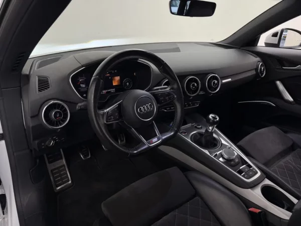 Photo 8 of 26 of TRUZZZFVXG1010971 Audi TT Roadster 2.0 TDI Pro Line S Open Days (2-drs Softtop)