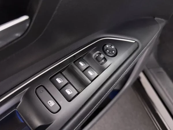 Photo 8 of 26 of VF3MRHNSRJL073812 Peugeot 5008 1.2 PureTech AUT. Allure 7p.
