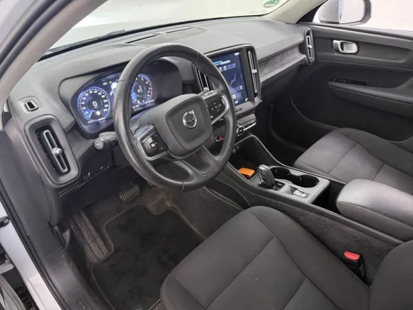Photo 8 of 26 of YV1XZL4VDM2604177 Volvo XC40 1.5 T2 AUT. Momentum Core LED