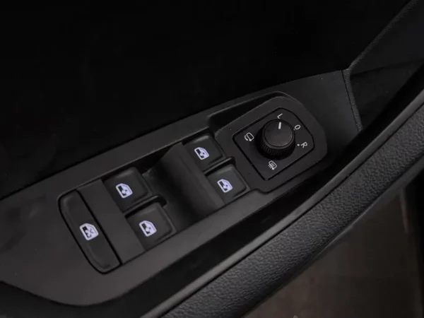 Photo 8 of 27 of TMBJB9NS0M8040020 Skoda Kodiaq 1.5 TSI Aut. Business Edition Pano