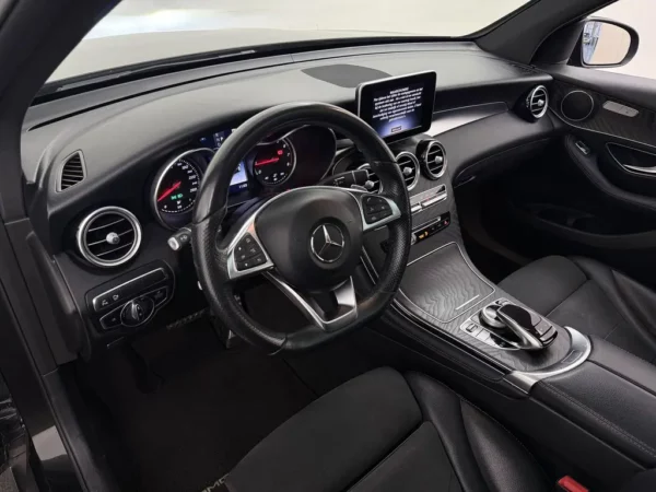 Photo 8 of 27 of WDC2539461F363216 Mercedes-Benz GLC 250 4MATIC Premium Plus