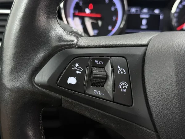 Photo 9 of 22 of W0VBE8ES6M8011861 Opel Astra Sports Tourer 1.2 Business Elegance LED