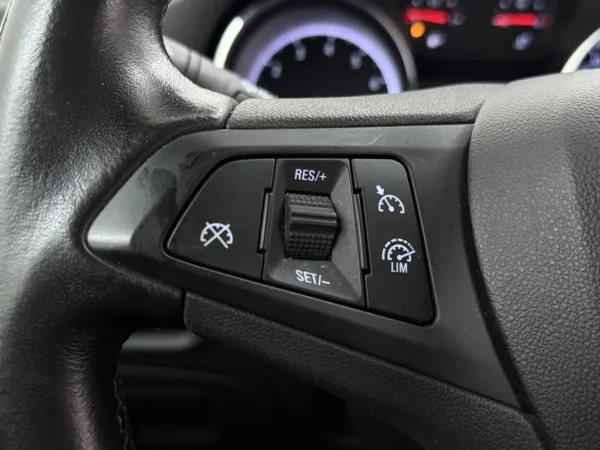 Opel Astra 1.0 Online Edition LED