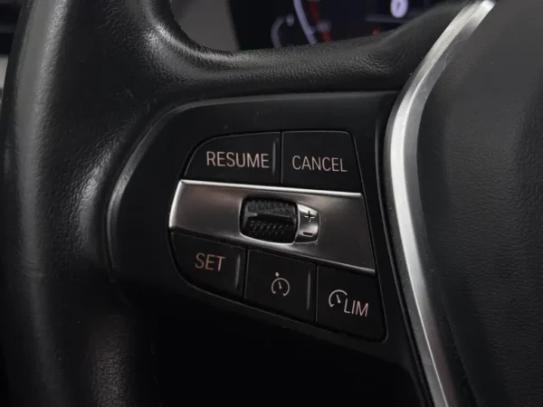 Photo 9 of 23 of WBA7K110707L48802 BMW 1-serie 116i Business Edition