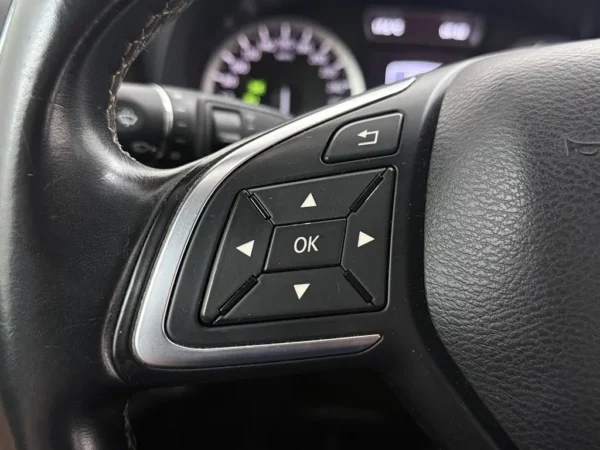 Photo 9 of 24 of SJKDDAH15U1002579 Infiniti Q30 1.6t Premium Navi