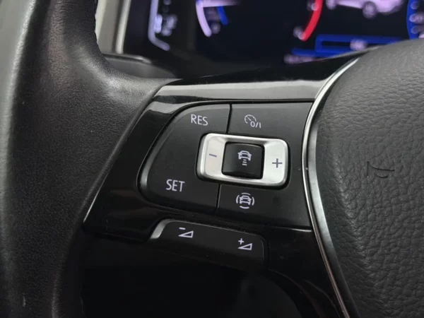 Photo 9 of 25 of WVGZZZA1ZLV134142 Volkswagen T-Roc 1.0 TSI Style Business