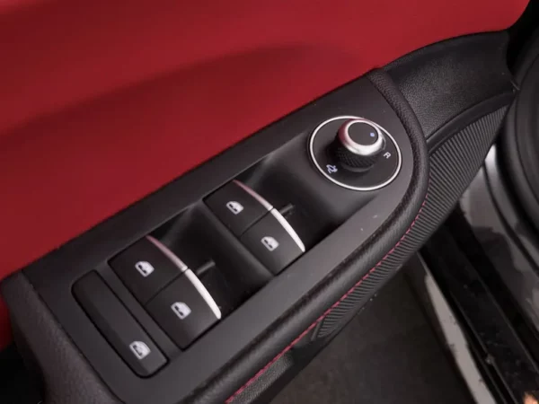 Photo 9 of 25 of ZAREAECN0H7562822 Alfa Romeo Giulia 2.0T Super 1e Eig!! NAP