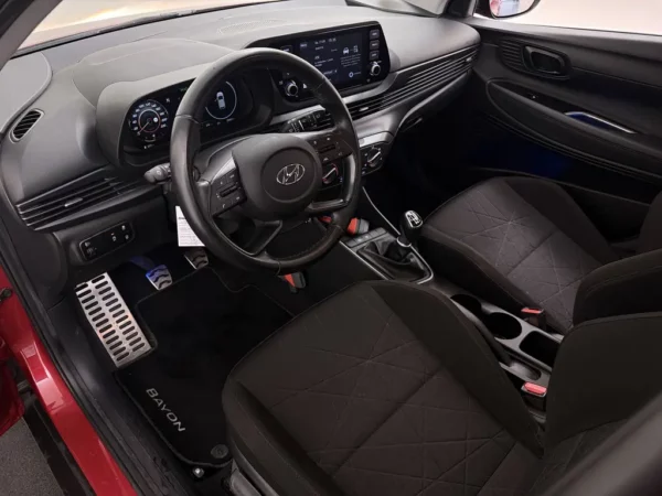 Photo 9 of 26 of NLHBN81GANZ069807 Hyundai Bayon 1.0 T-GDI Comfort