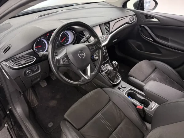 Opel Astra 1.2 Business Elegance LED