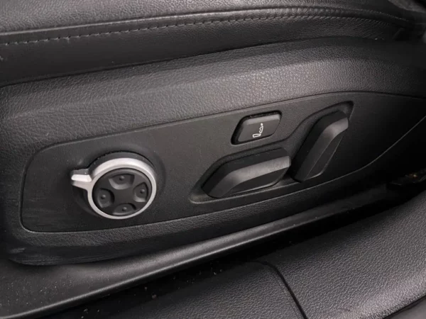 Photo 9 of 26 of WAUZZZF51KA071657 Audi A5 Sportback 40 g-tron Launch edition Sport