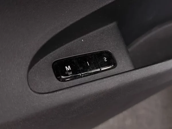 Photo 9 of 27 of LPSVSECEKNL057293 Polestar 2 Standard Range Single Motor 63kWh