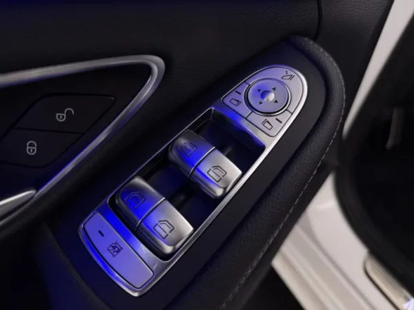 Mercedes-Benz C-Klasse 180 Aut. Premium Plus Pack AMG